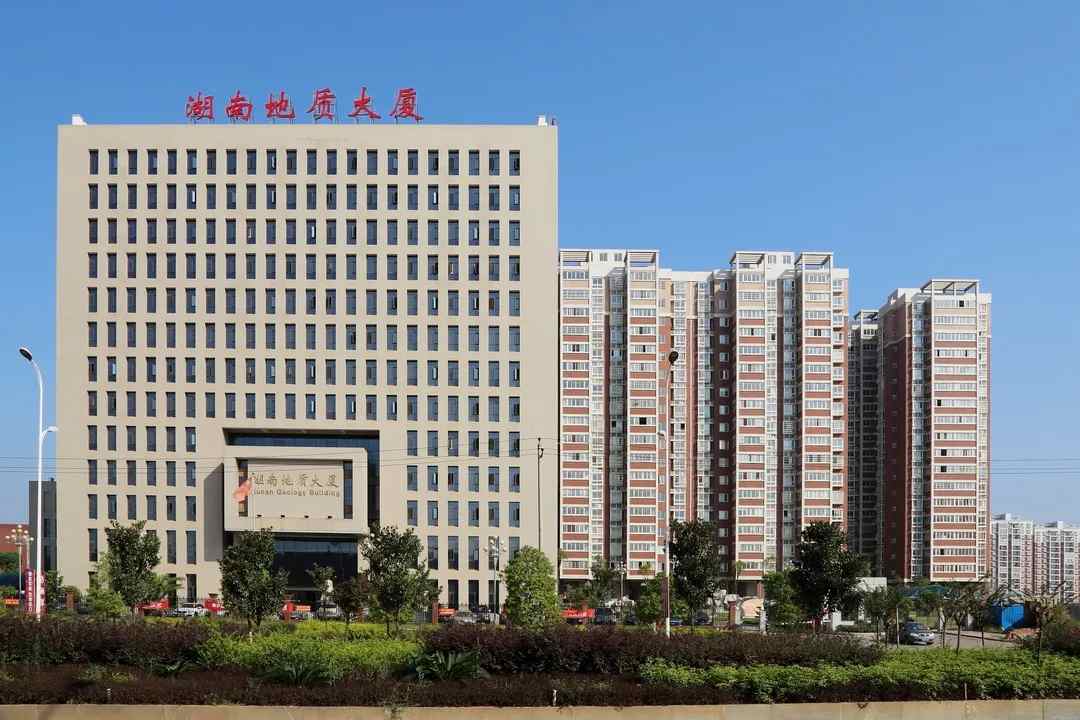 龍新凈水【精品案例】湖南省地球物理地球化學調查所中心 實驗室超純水設備+循環管路